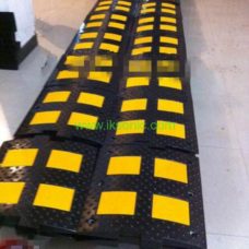 yellow black reflective Rubber Speed Bump Traffic Security China wholesale manufacturer distributor
