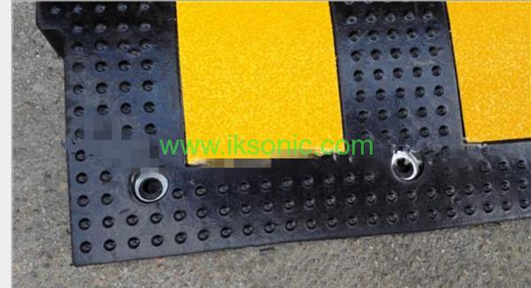 yellow black reflective Speed Bumps Traffic Security China manufacturer factory