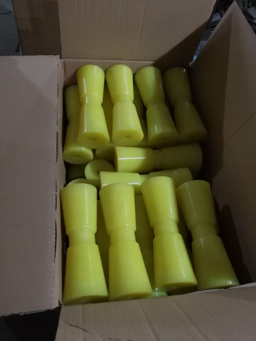 Rubber Plastic rollers wheels for yachts and boats for Chinese manufacturers and factories.