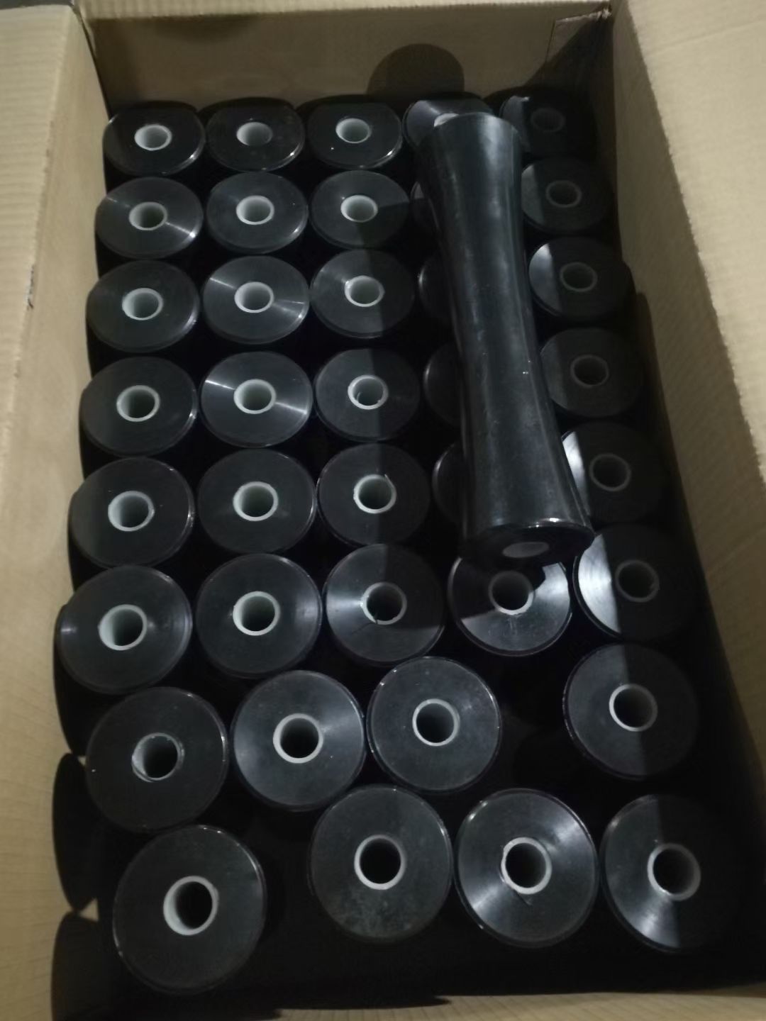 Rubber Plastic rollers wheels for yachts and boats for Chinese manufacturers and factories.