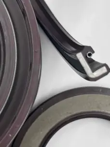 Hydraulic Motor Oil Seal FKM Skeleton TCV High Pressure Oil Seal -30 to +220°C by IKSONIC CO., LTD. China factory manufacturer supplier