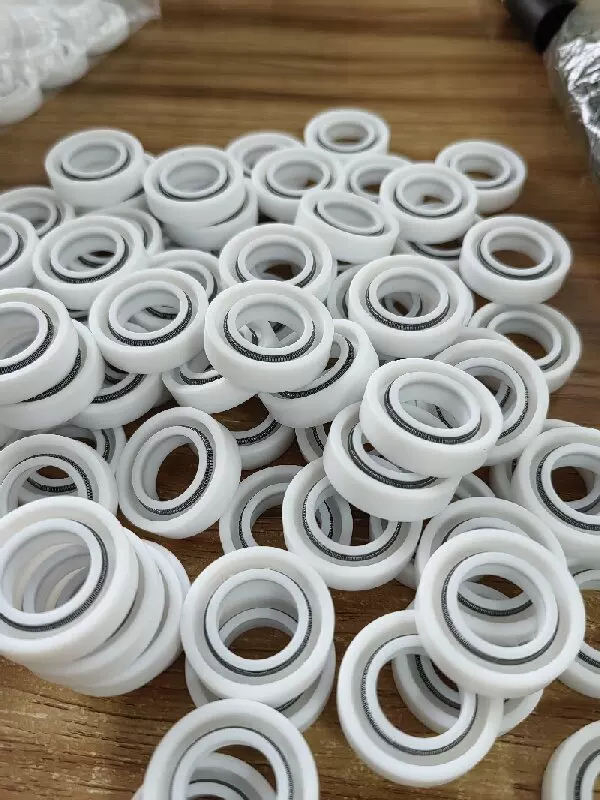 Wear-Resistant UPE Cap Seal 3.175x8x3 / 3x8x3 / 4x8.5x3.2 / 4x8x3 by IKSONIC CO., LTD. China factory manufacturer supplier