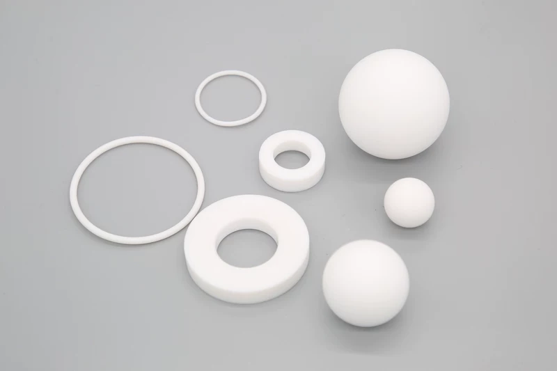 White pump balls, ring seats and separate sealing rings, IKSONIC wholesale supply; supplied components depend on the selected model